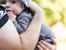 Anak Dilahirkan di Usia 40-an Ibuku, Bulan Setelah Kematian Ibunya: Memahami Keputusannya