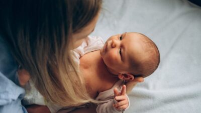 Terpesona Kembali: Meniti Kehidupan Baru dengan Anak Ketiga di Usia 40-an