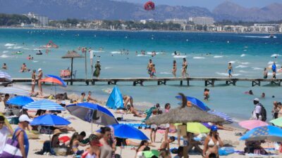 Destinasi Wisata Terlalu Ramai: Tempat yang Harus Dihindari Menurut Panduan Perjalanan Fodor