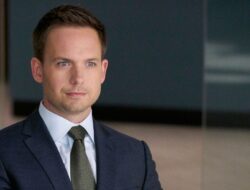 Aktor ‘Suits’ Patrick J. Adams Berkata Ibu Membantunya Mengonfirmasi Waktunya untuk Berhenti dan Fokus pada Keluarga