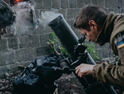 Ukraina Memanggil Kembali 100.000 Peluru Artileri yang Tidak Meledak!