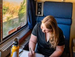 Petualangan 16 Jam Naik Kereta Api Amtrak dalam Roomette: 4 Barang yang Sayangnya Tidak Saya Bawa dan 7 yang Membuat Perjalanan Menyenangkan
