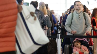 Bandara-bandara AS mencatat rekor Thanksgiving baru tanpa kekacauan yang diharapkan
