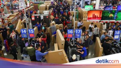 Warga Meksiko Serbu Sam’s Club Saat Black Friday