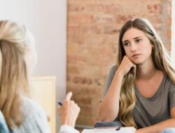 Konsultan Hidup untuk Anak-Anak Superkaya: Memecahkan Masalah yang Sama Berulang Kali