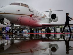 CEO Boeing Memaksa Eksekutif untuk Berhenti Menggunakan Jet Pribadi dan Terbang Komersial demi Menghemat Uang