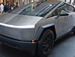 Tesla Beri Libur Tiga Hari untuk Pekerja di Garis Produksi Cybertruck