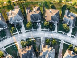 Pasar Perumahan AS Akan Tetap Stabil di Tahun 2025 — Namun Ada Satu Pengecualian Besar!