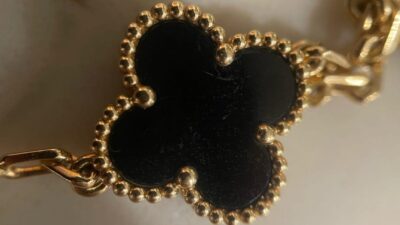 Mengenali Keaslian Perhiasan Van Cleef & Arpels: 4 Tanda Jelas dari Sebuah Barang Palsu