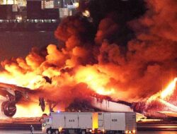 Kesalahan Manusia Menyebabkan Tabrakan Pesawat di Tokyo yang Merenggut Nyawa 5 Orang