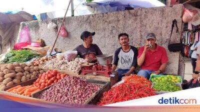 Tak Cuma Telur, Harga Ayam-Cabai Naik Tinggi Jelang Pergantian Tahun