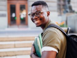 Menabung untuk Masa Depan: Pengorbanan untuk Pendidikan Anak