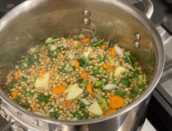 Stew Kacang Merah 20 Menit Keluargaku: Penuh Protein dan Mudah Dibuat untuk Musim Dingin