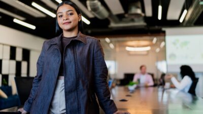 Menata Arti Sukses di Dunia Nyata: Pengalaman Pertama Bekerja Setelah Kuliah