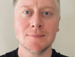 Api liar membuat seorang produser Hollywood bertanya-tanya: Apakah saya harus tetap tinggal di LA?