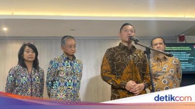 AHY Beri Sinyal Harga Tiket Pesawat Turun Saat Lebaran